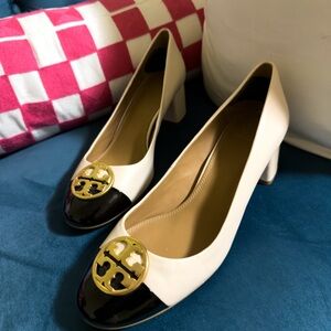 Tory Burch - Chelsea 50MM Cap-Toe Pump - Black/White - Size 11